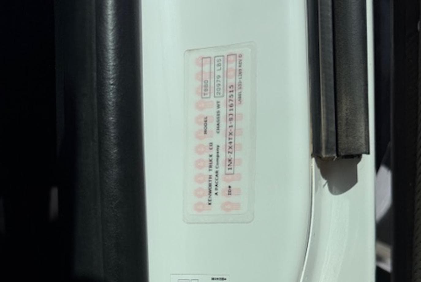 2025 Kenworth T880 — thumbnail 2