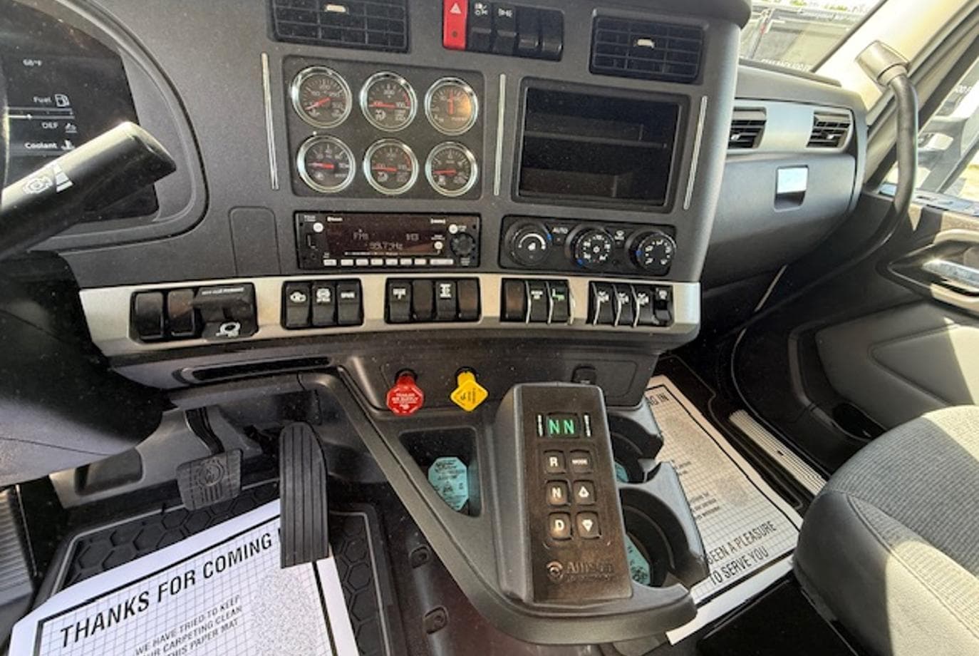 2025 Kenworth T880 — thumbnail 5