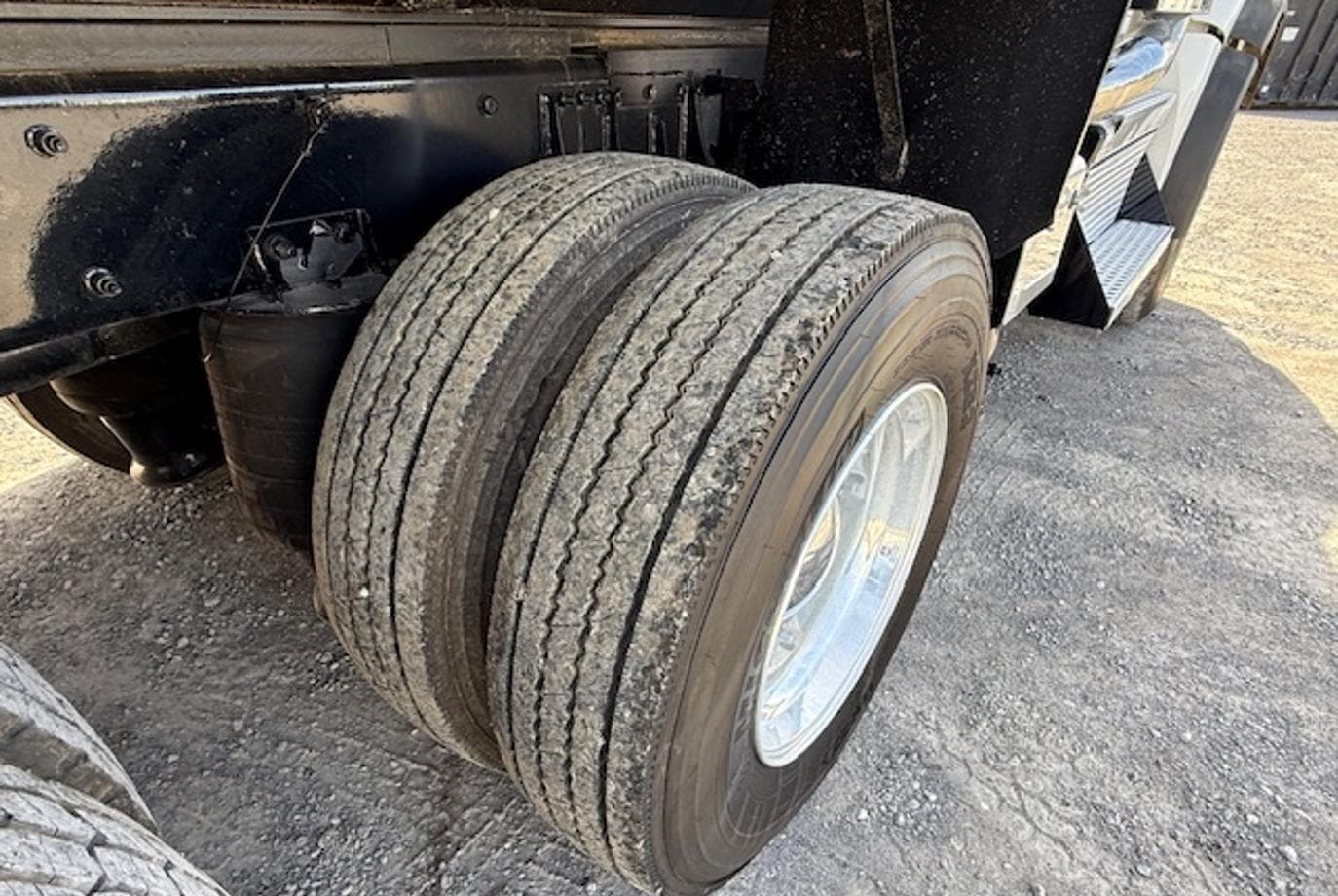 2025 Kenworth T880 — thumbnail 15