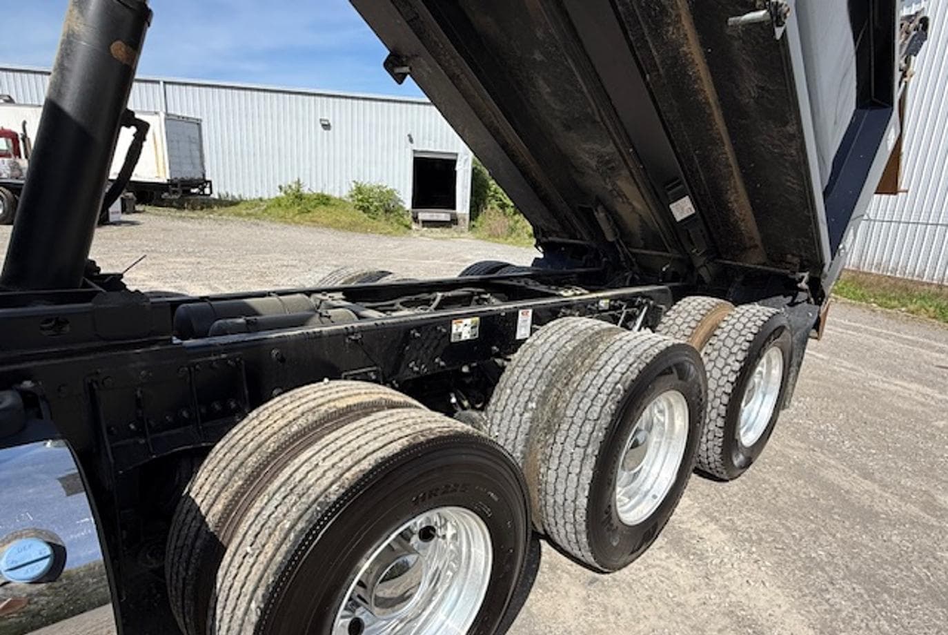 2025 Kenworth T880 — thumbnail 25