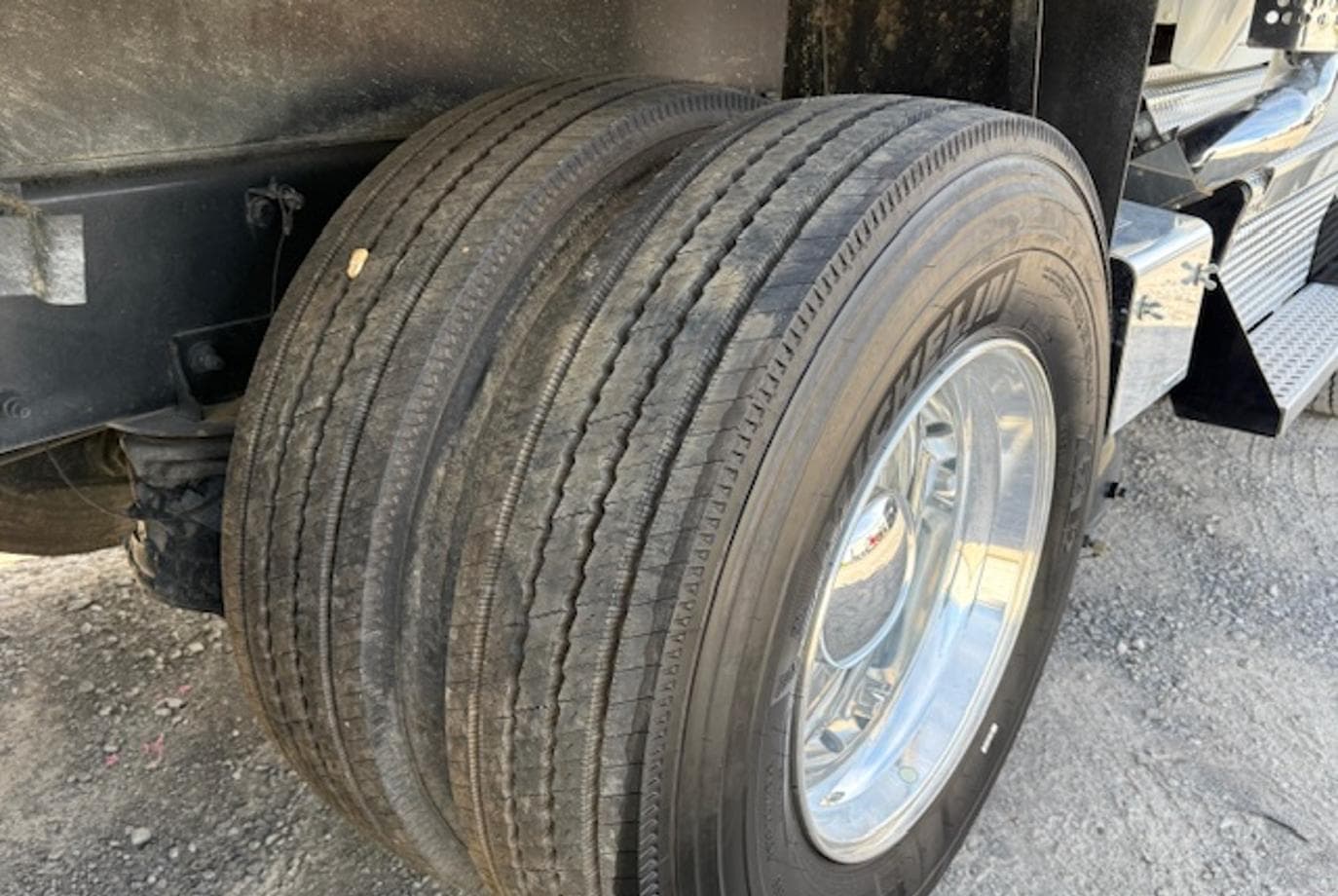 2025 Kenworth T880 — thumbnail 13