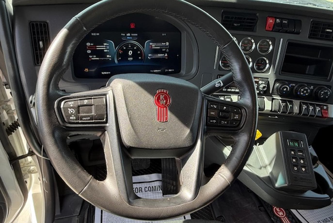 2025 Kenworth T880 — thumbnail 19