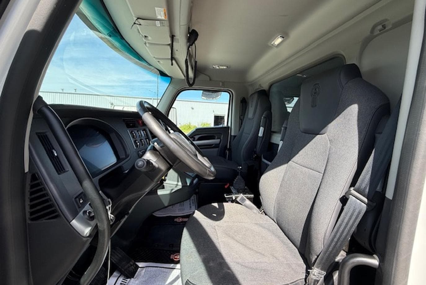 2025 Kenworth T880 — thumbnail 20