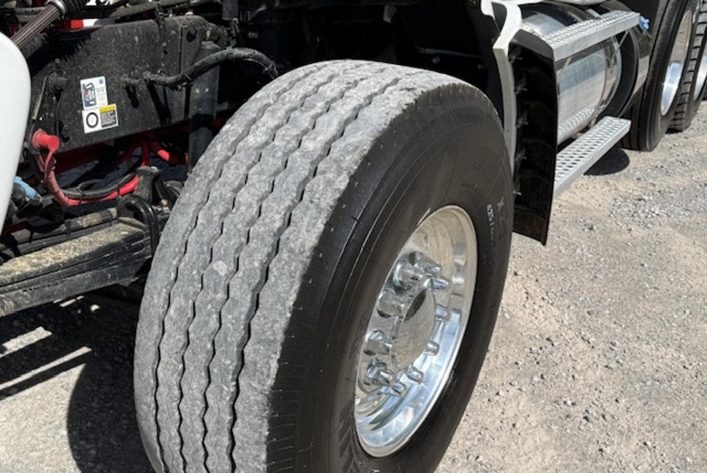 2025 Kenworth T880 — thumbnail 21