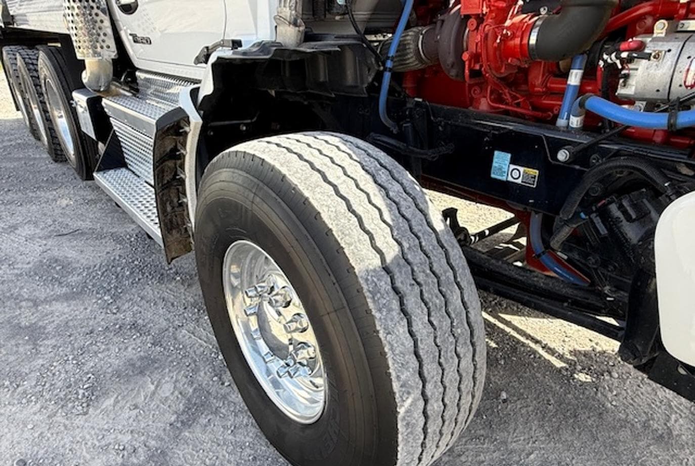 2025 Kenworth T880 — thumbnail 26