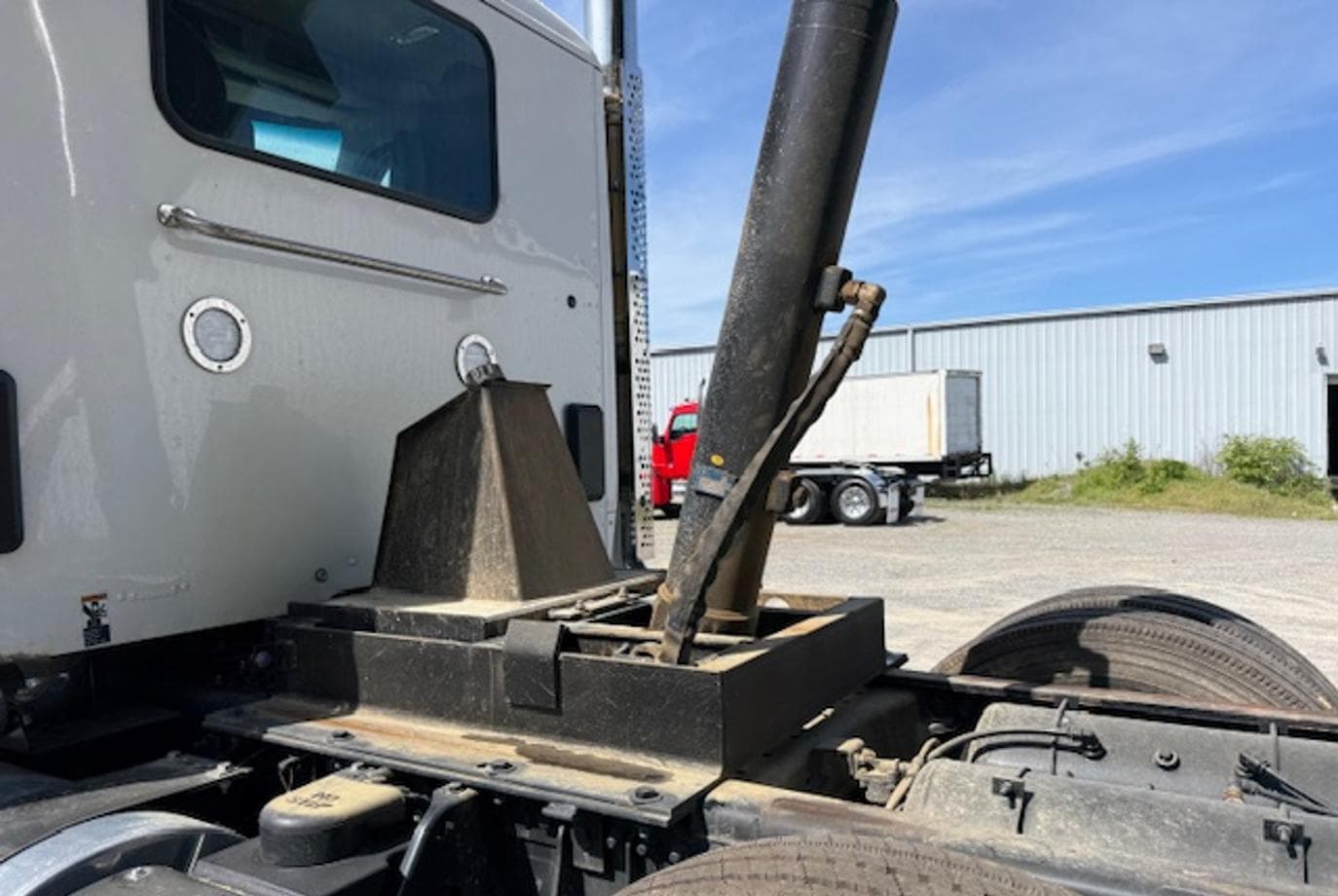 2025 Kenworth T880 — thumbnail 31