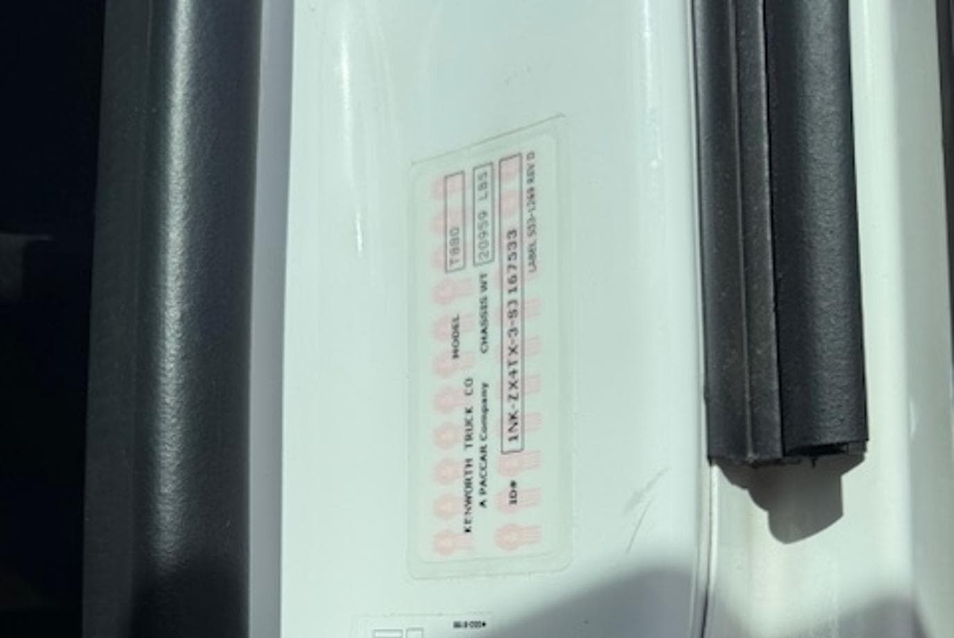 2025 Kenworth T880 — thumbnail 2