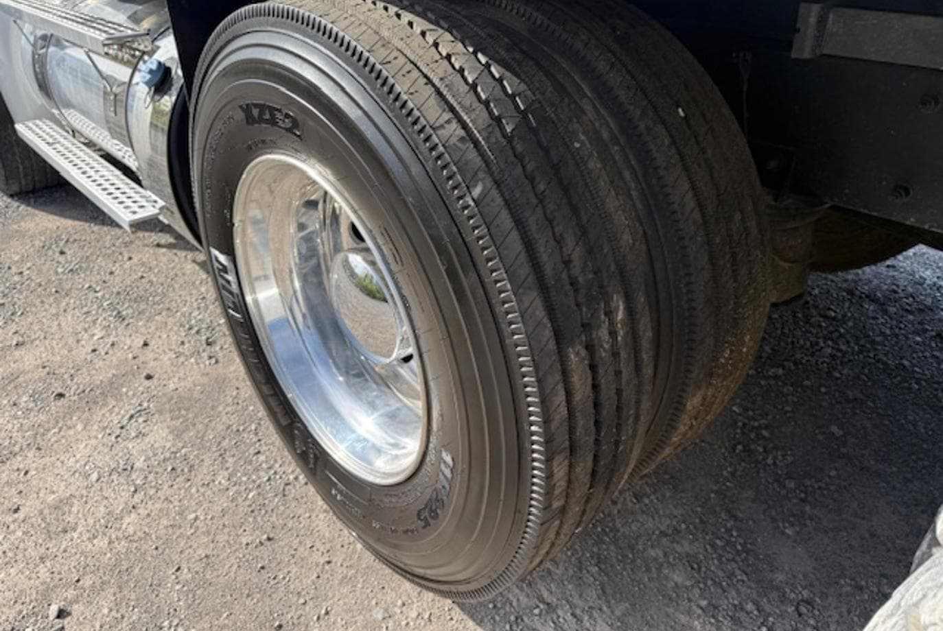 2025 Kenworth T880 — thumbnail 12