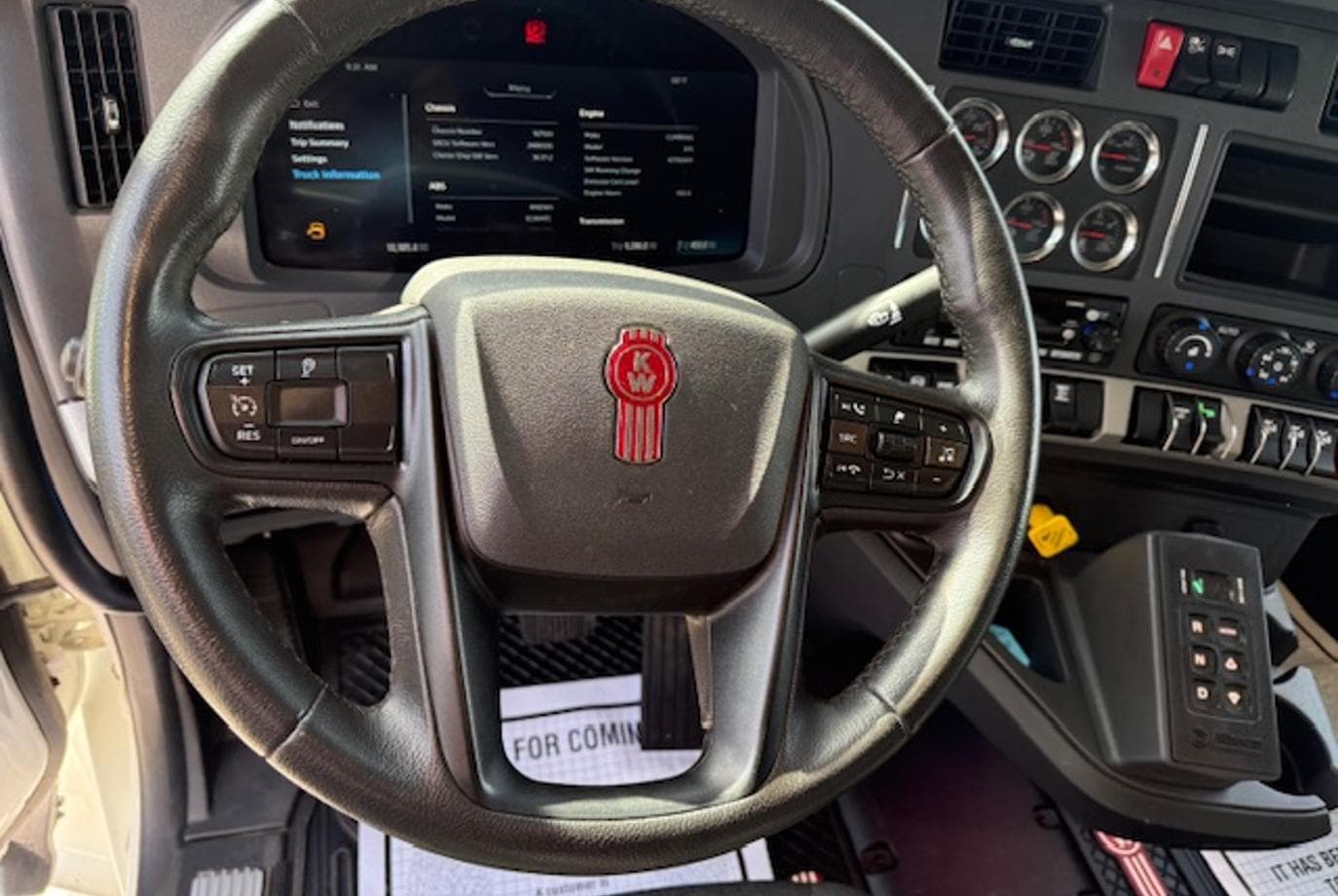 2025 Kenworth T880 — thumbnail 24