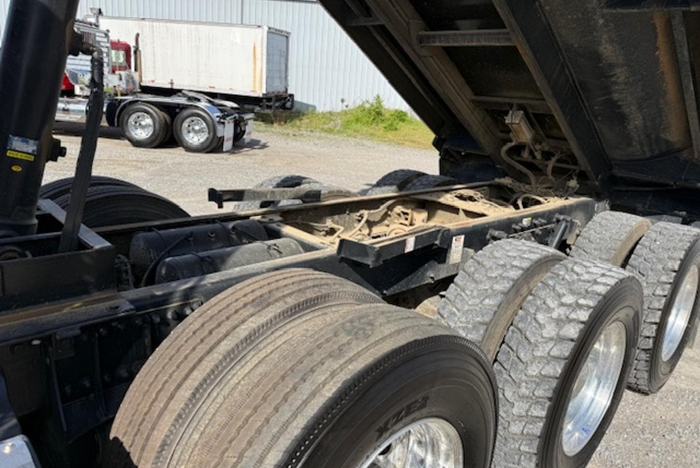 2025 Kenworth T880 — thumbnail 27