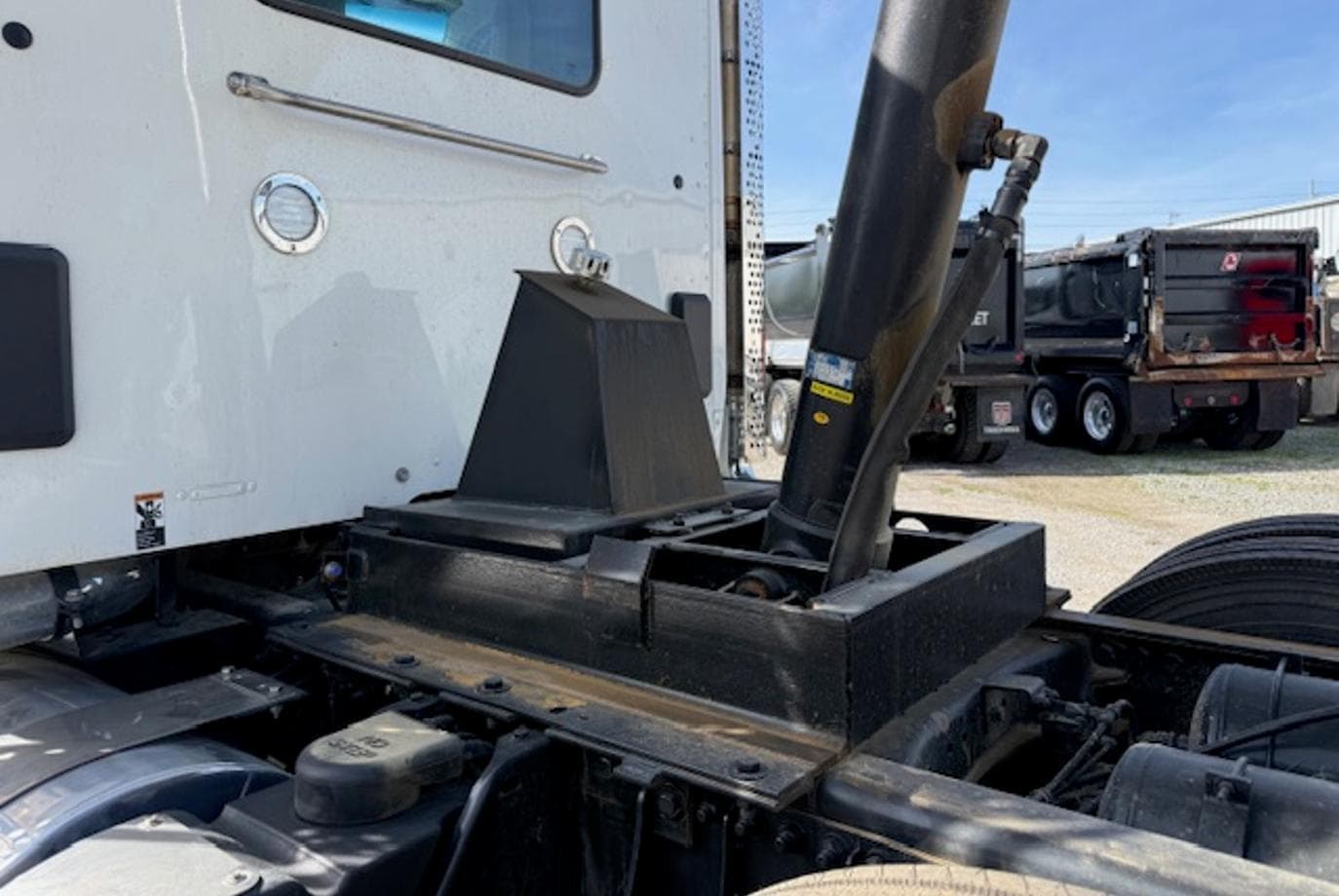 2025 Kenworth T880 — thumbnail 29