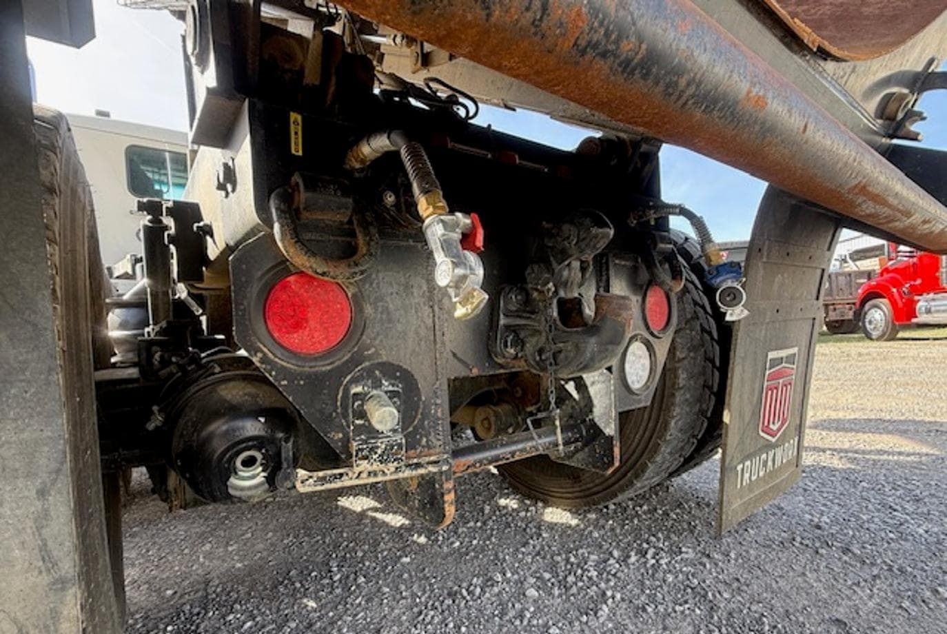 2025 Kenworth T880 — thumbnail 32