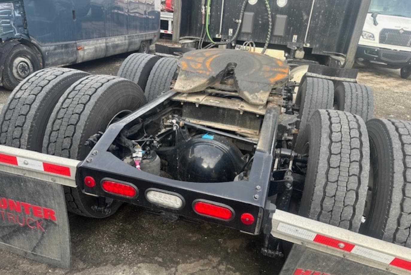 2023 Peterbilt 579 — thumbnail 8