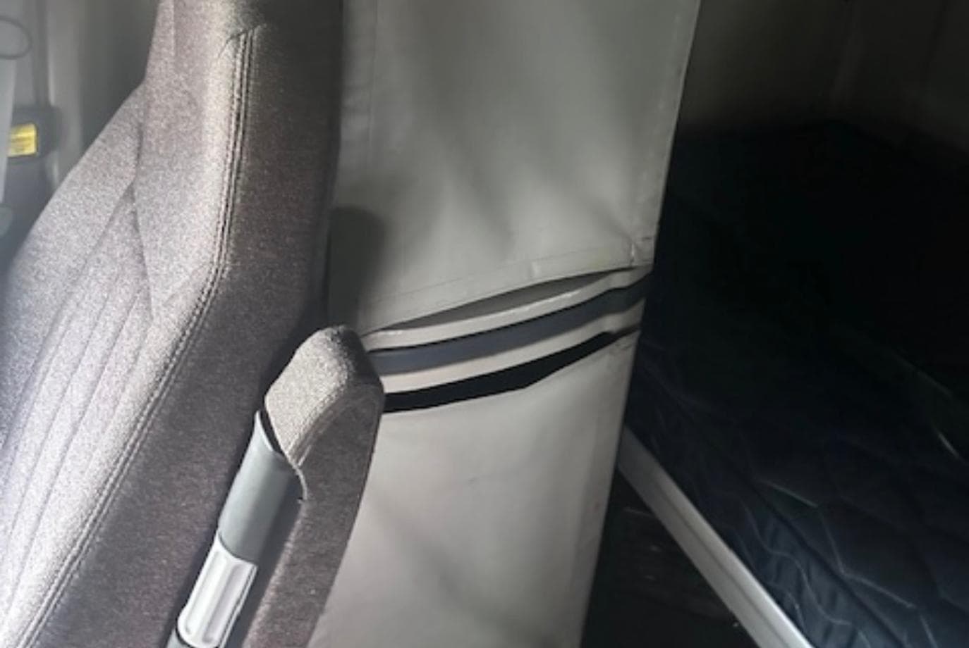 2023 Peterbilt 579 — thumbnail 13